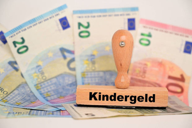 Deutschland zahlt deutlich mehr Kindergeld ins Ausland