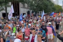 Die „Querdenker“ sind zurück: Tausende demonstrieren in Berlin