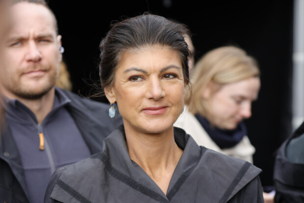 Wagenknecht pfeift, die CDU spurt