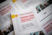 Jugendliche sorgen sich mehr über Krieg und Armut als 2019