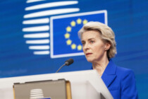 CO2-Desaster: Ursula von der Leyen will „Dialog“ mit Autoindustrie